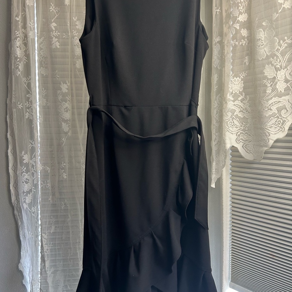 Elegant Black Sleeveless Dress